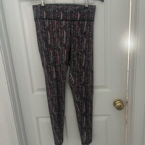 Victoria's Secret Black and Pink Geometric Print Leggings